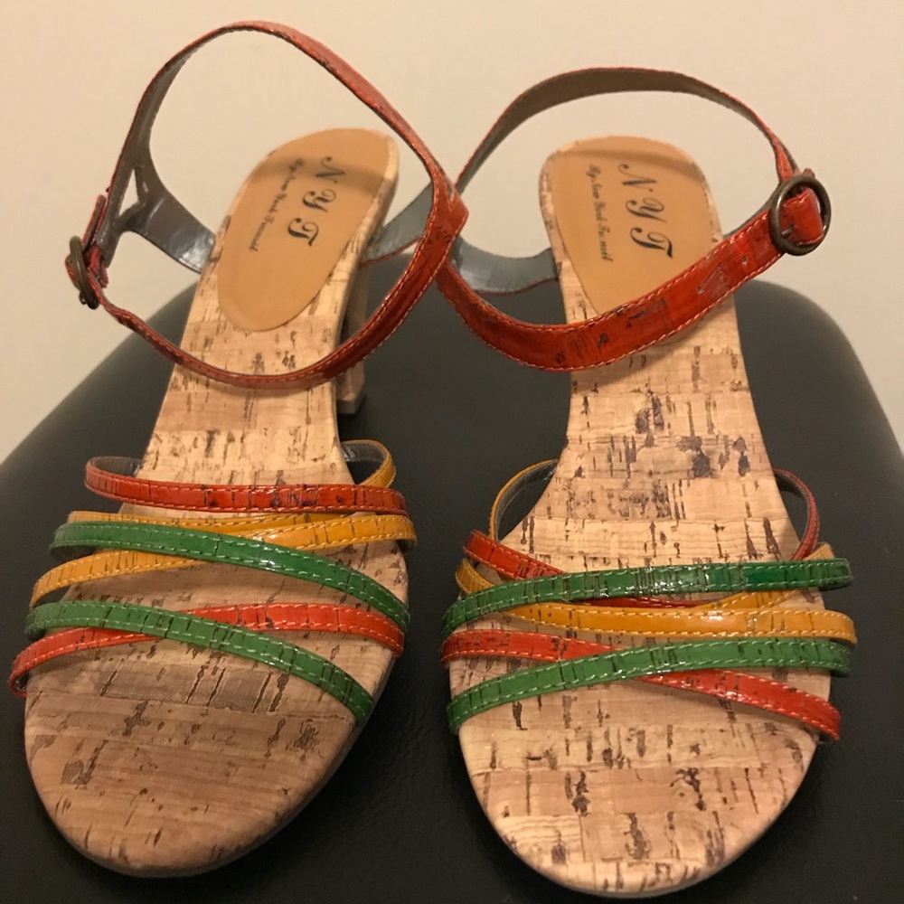 SOLD!! Cute sandals!